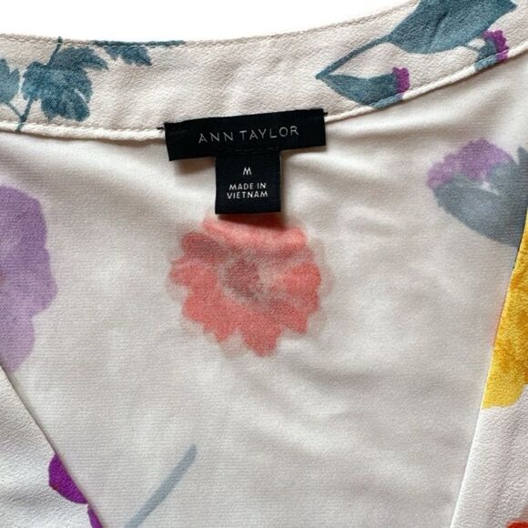 Ann Taylor Multi Color Long Sleeve Floral Mixed Media Pleat Front Blouse Size M - Picture 6 of 8
